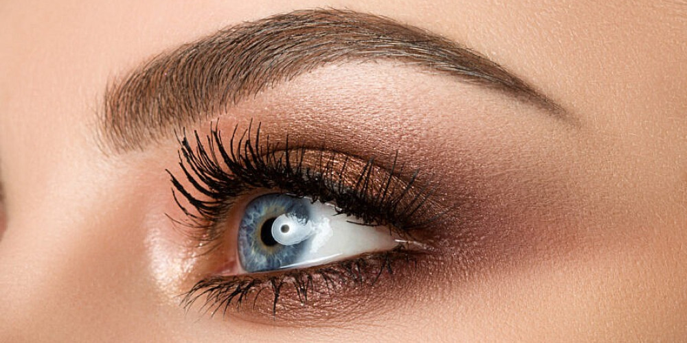 Henna perá na obočie